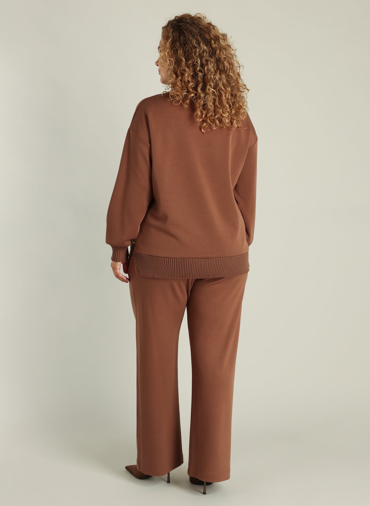 Romeysa Essential | Warm Taupe