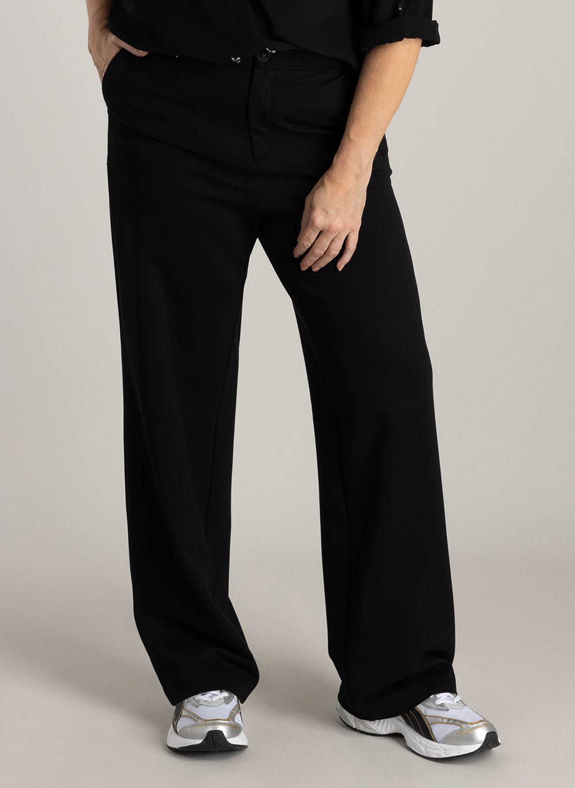 Faustina Essential | Black