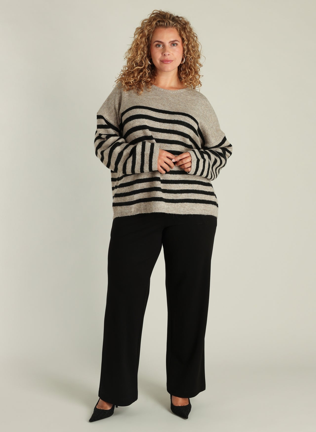 Gwyneth | Sand/Black