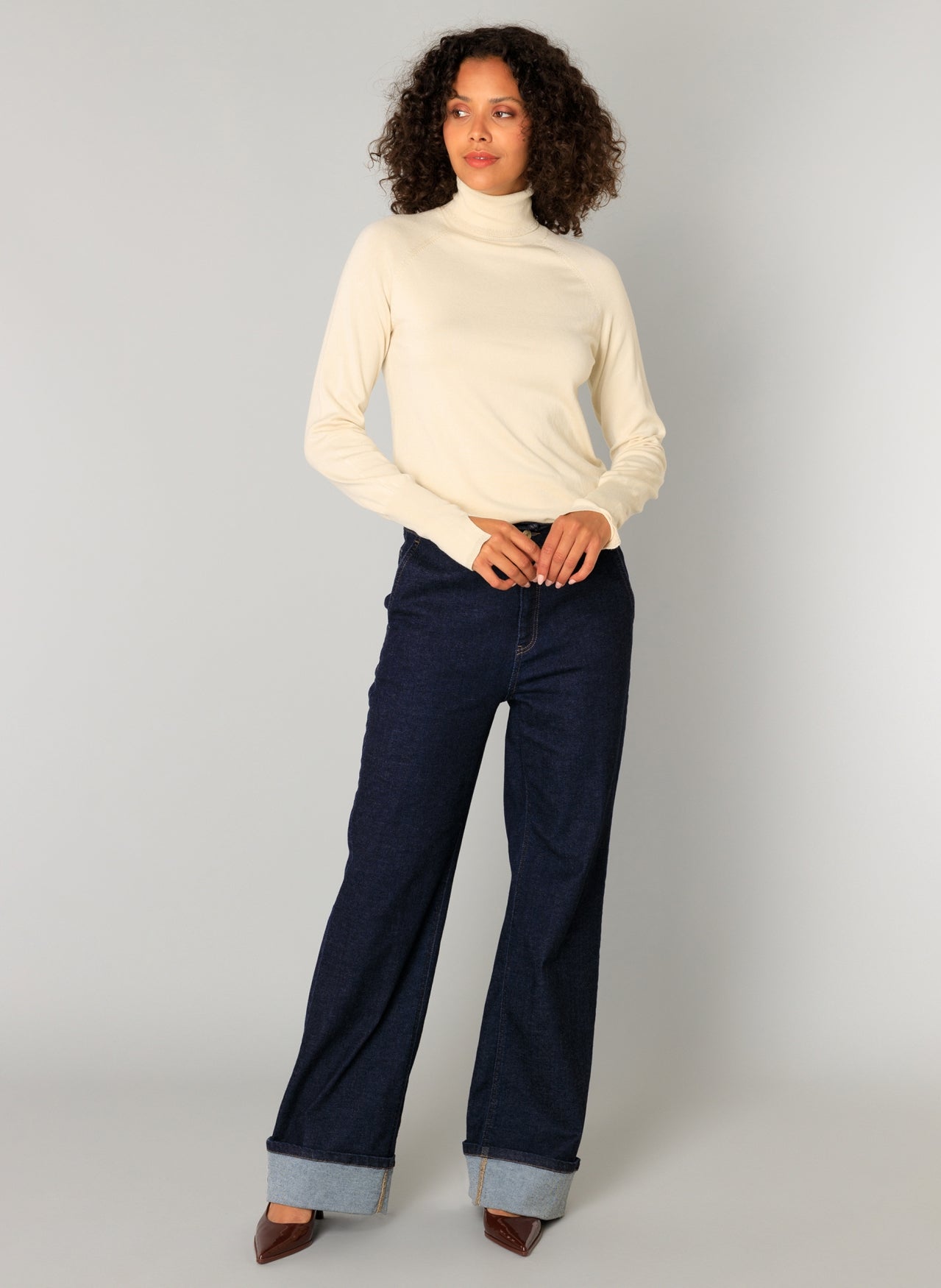 Ojasvini Essential | Sandy White