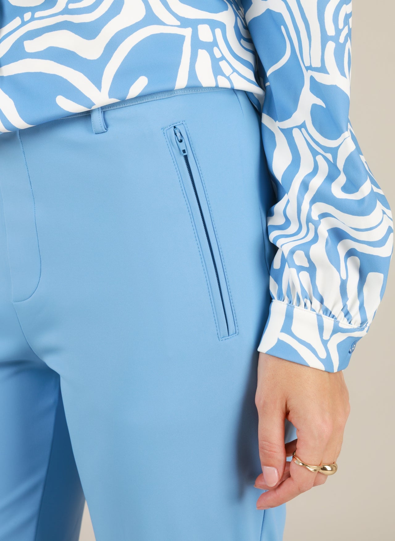 Cornelia Essential | Uniform Blue