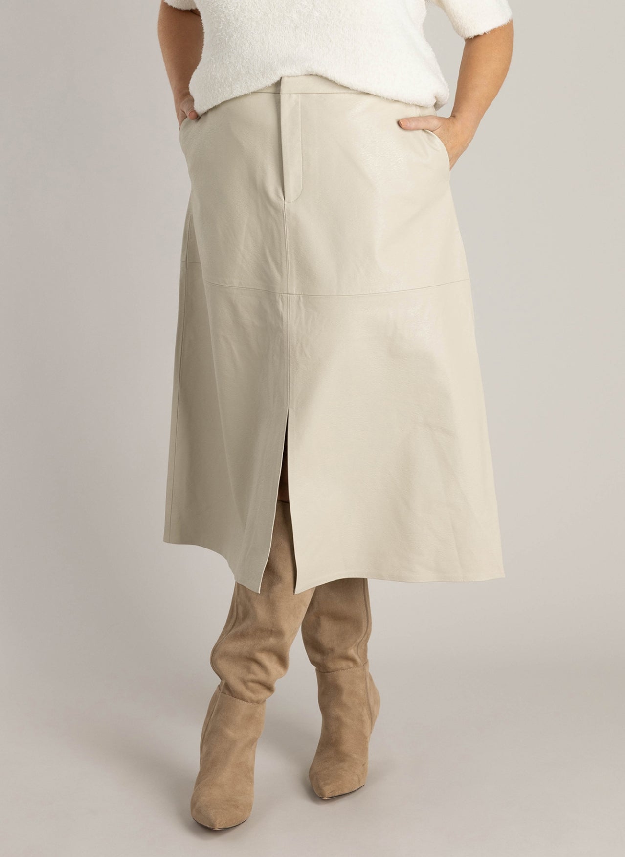 Hadia | Winter White