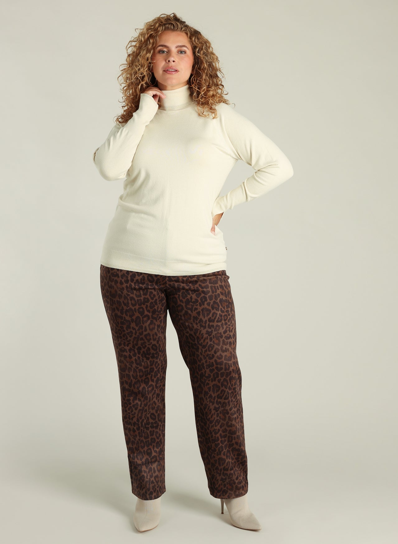 Selkie Essential | Sandy White